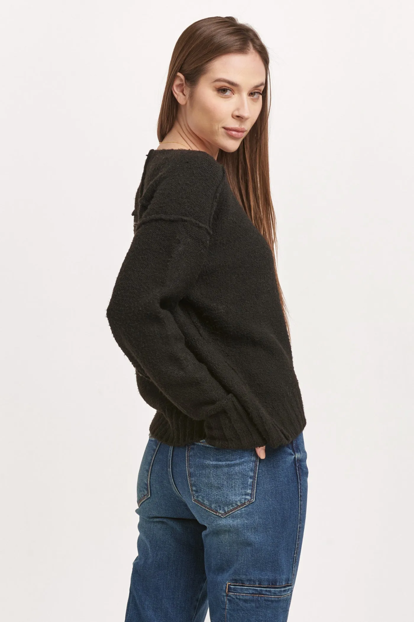 JENNA RAW DETAIL LONG SLEEVE RELAXED FIT SWEATER BLACK