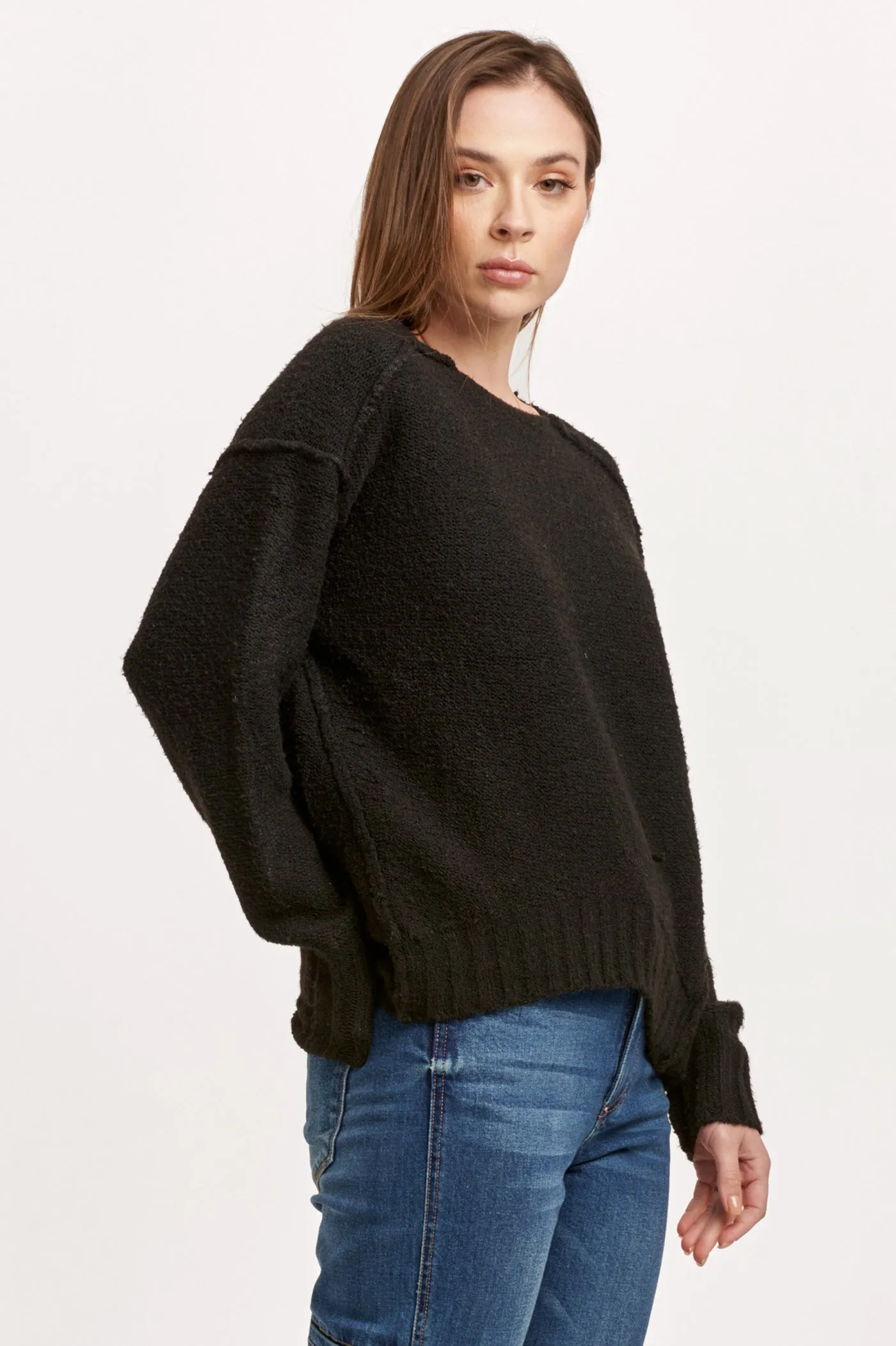 JENNA RAW DETAIL LONG SLEEVE RELAXED FIT SWEATER BLACK