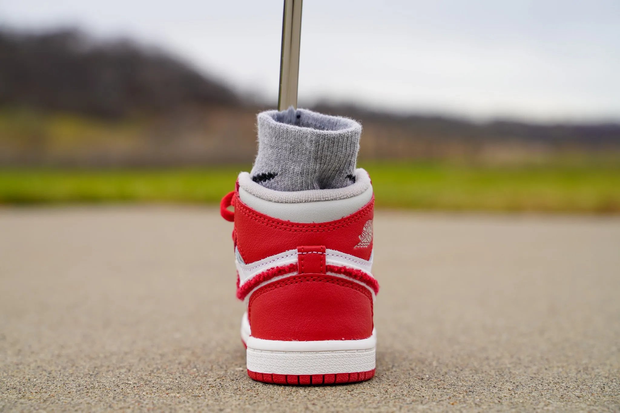 Jordan 1 Retro High OG [VARSITY RED ORE] Standing Sneaker Putter Cover