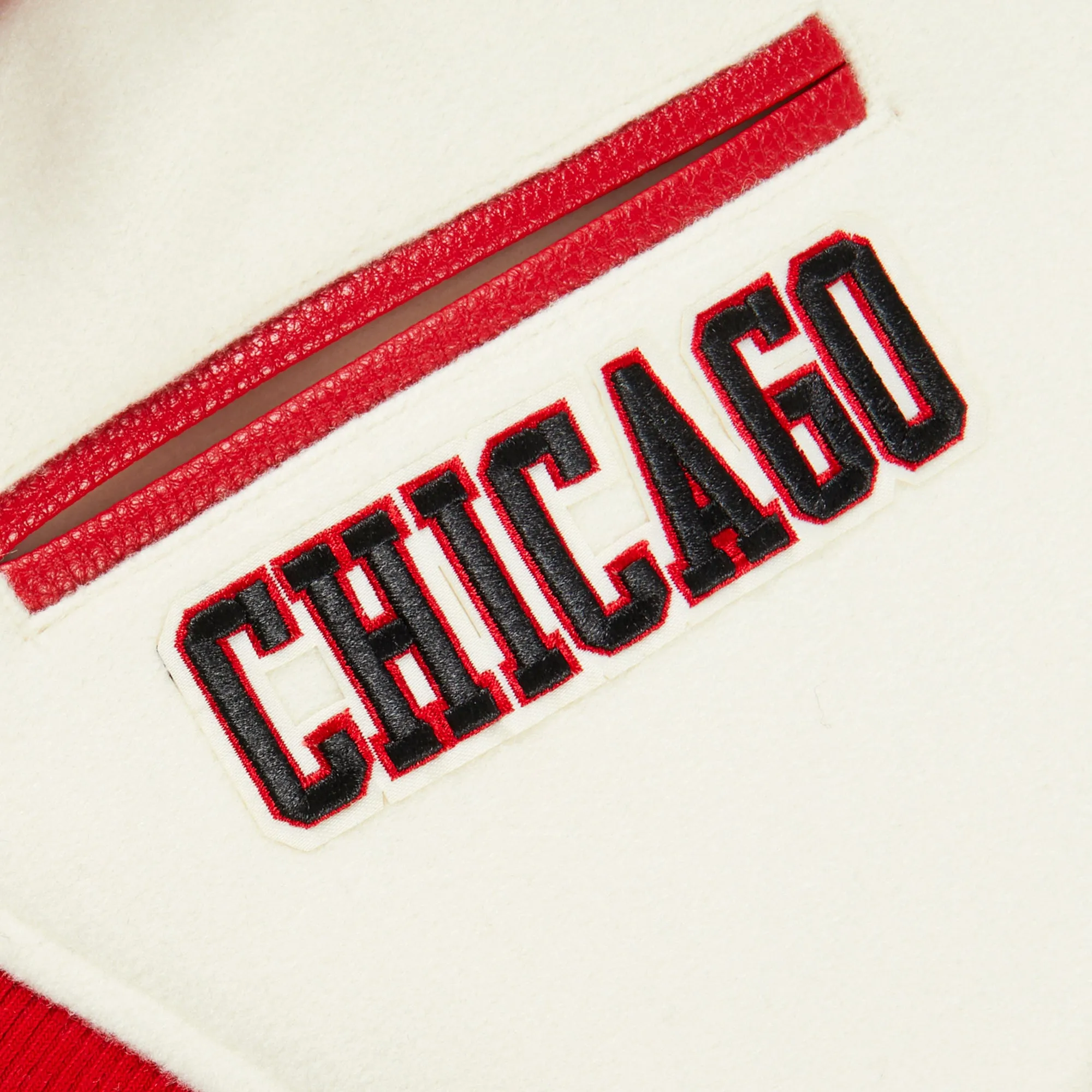 NBA CHICAGO BULLS RETRO CLASSIC BIG BOYS RIB WOOL VARSITY JACKET (EGGSHELL/ RED)